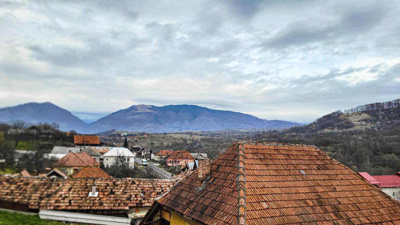 Pensiunea Tesoro Corbeni Bagian luar foto