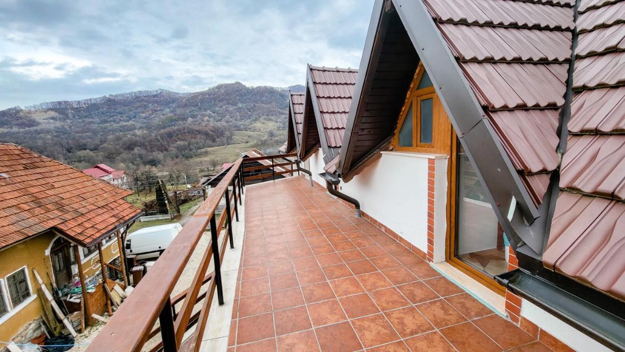 Pensiunea Tesoro Corbeni Bagian luar foto