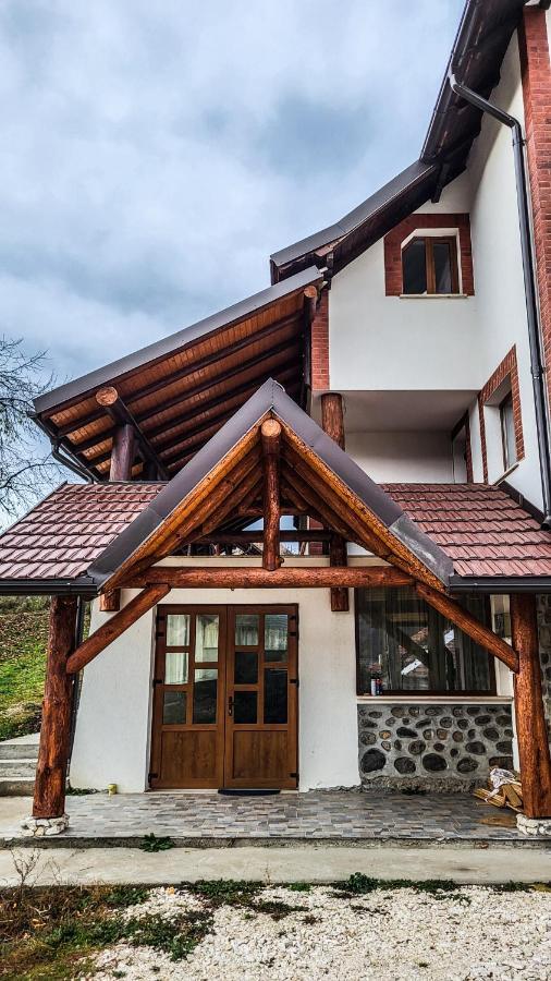 Pensiunea Tesoro Corbeni Bagian luar foto