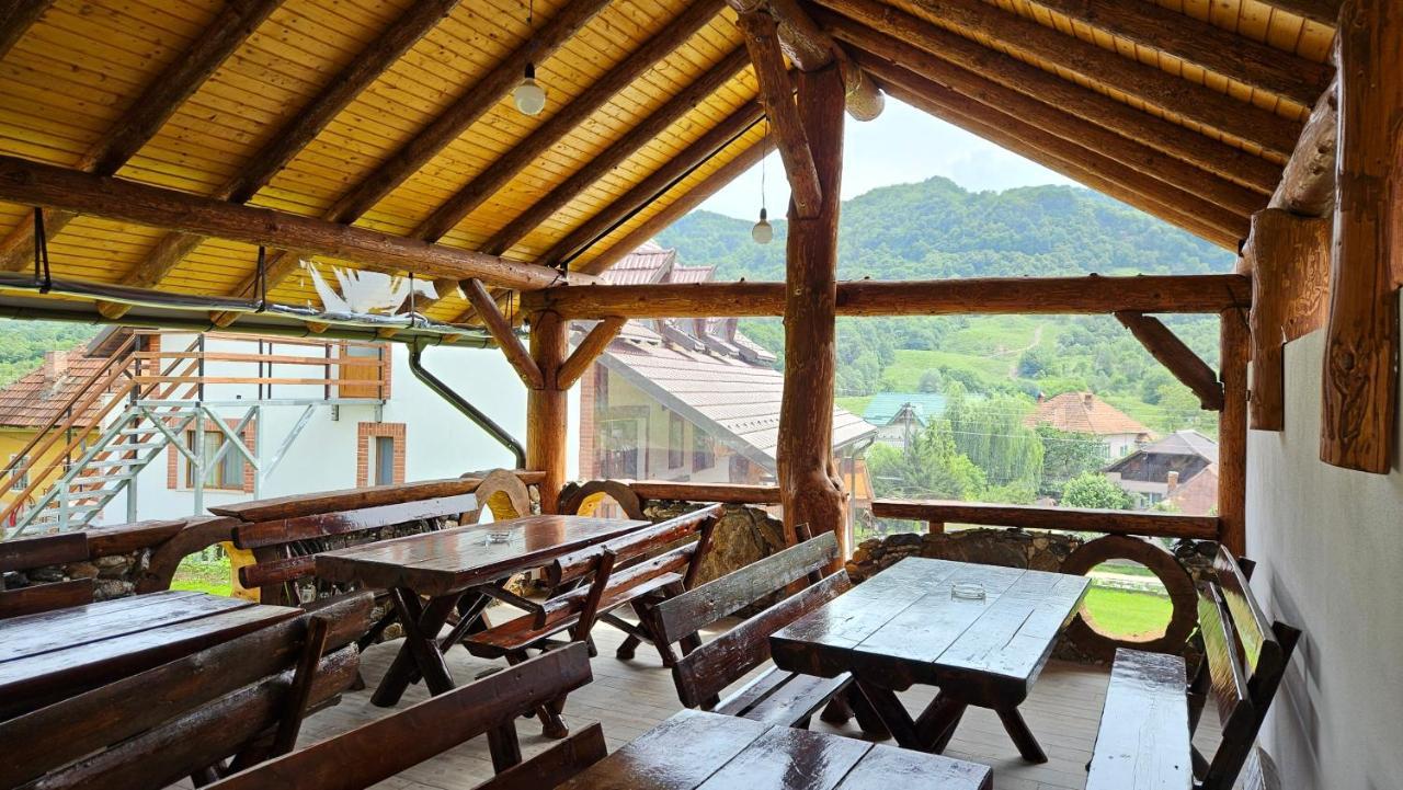 Pensiunea Tesoro Corbeni Bagian luar foto